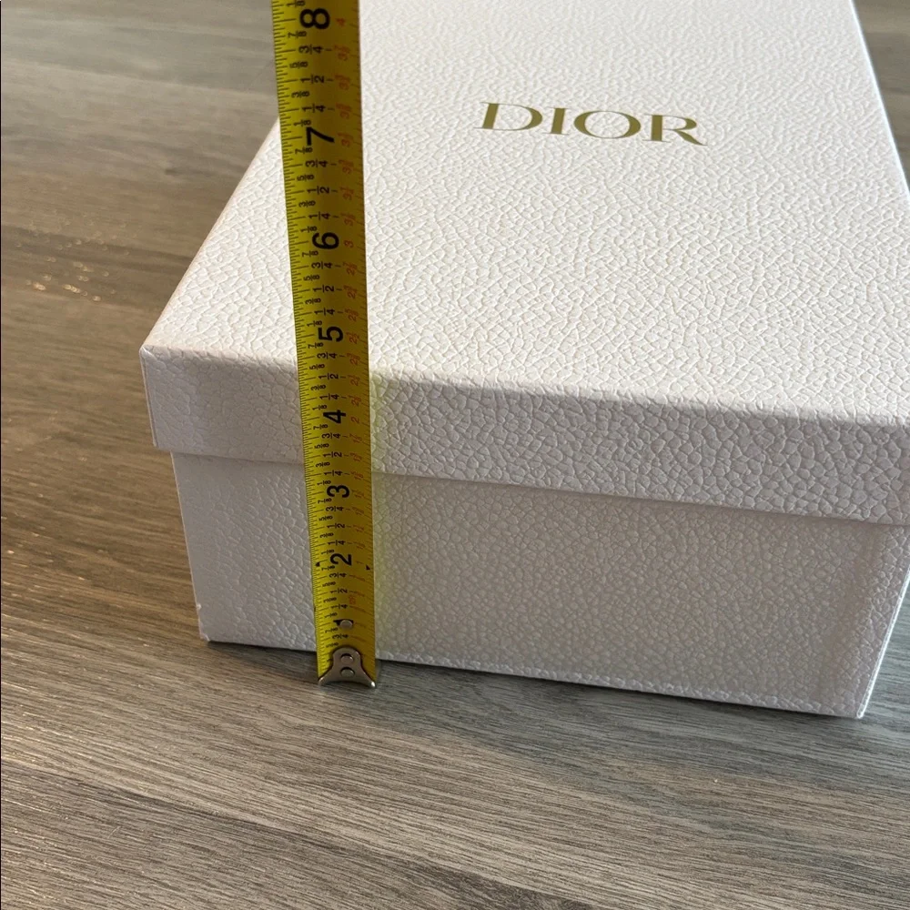 White Dior Shoe Box, 2 Dust Pouches, Ribbon, receipt sleeve and care card set - Picture 6 of 13